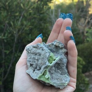 High frequency natural Wavellite crystal